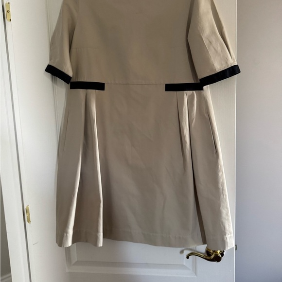 MaxMara Cream Pleated Mini Dress. Ptp 19” lenght 36” - Picture 2 of 7